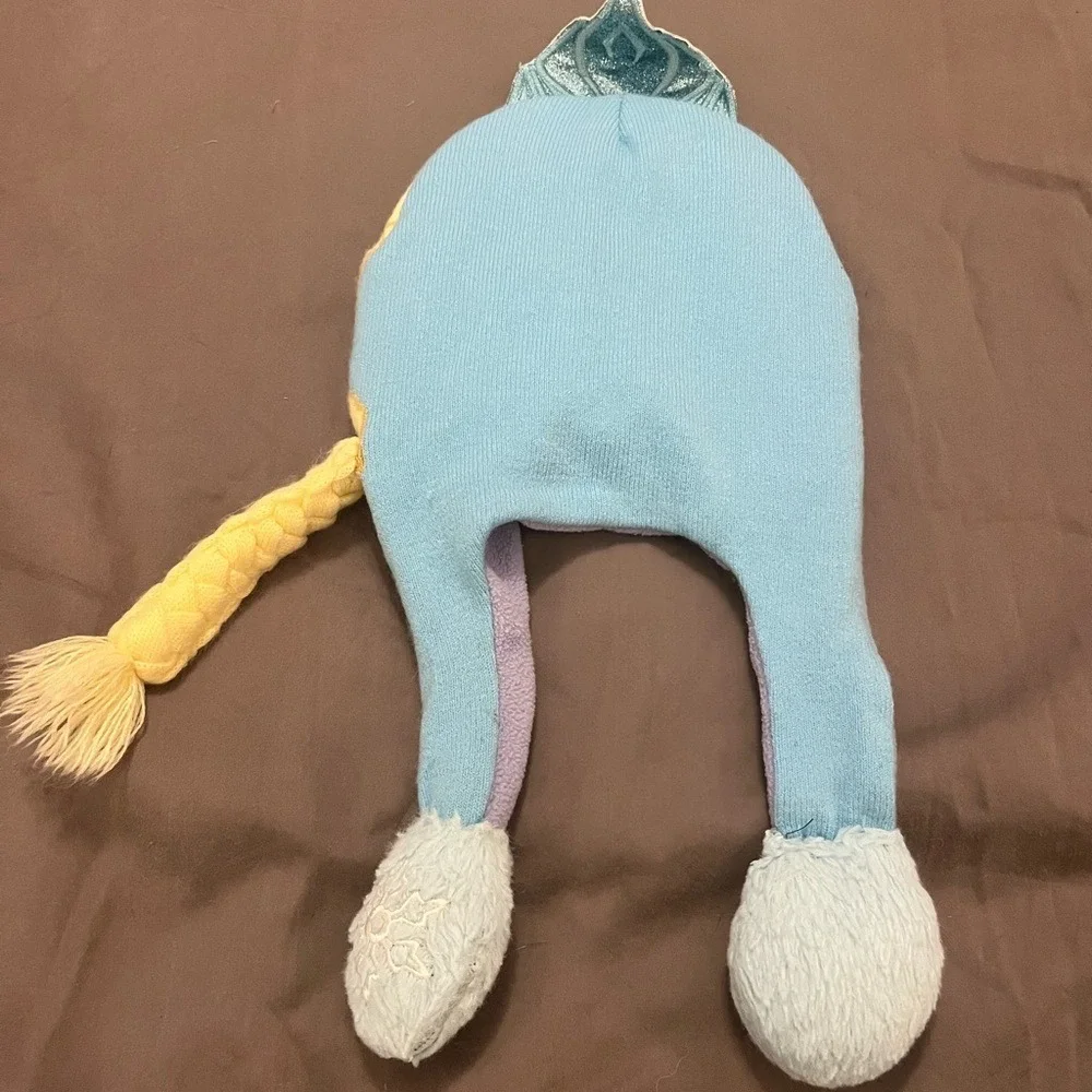 Flipeez by ABG Disney Frozen Elsa Interactive Knit Earflap Hat Blue Girls Beanie